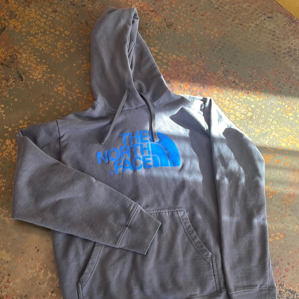 North Face Gently Used Men’s Hoodie Size L